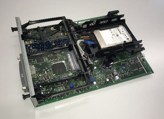 Formatterboard mit eingebauter Festplatte und Netzwerkkarte