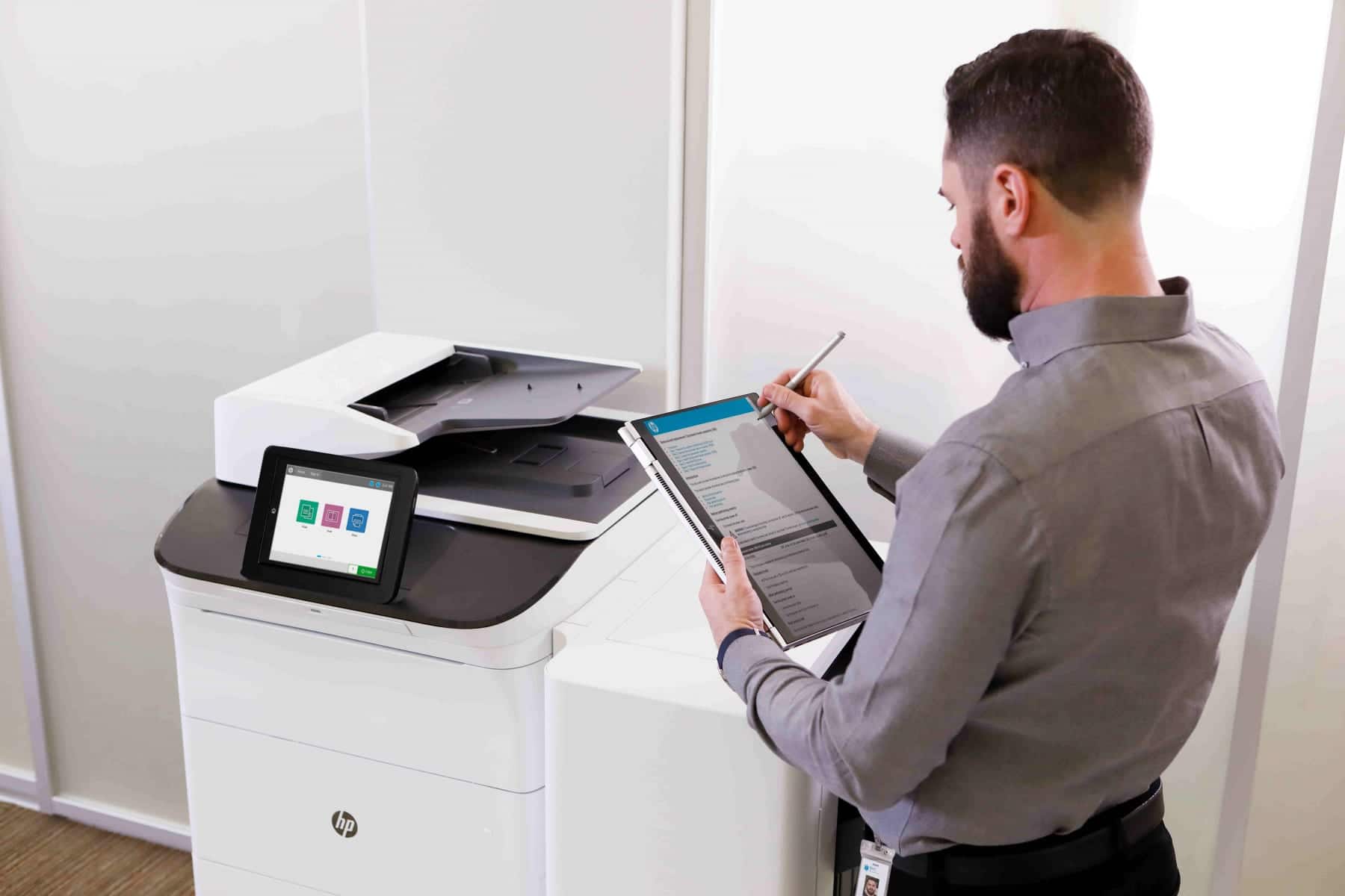 Eine regelmäßige Wartung oder Reinigung erhöht die Lebensdauer von einem Drucker oder Kopier.