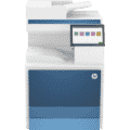 HP LaserJet Managed MFP E82650dn - Zur Mitte zeigend